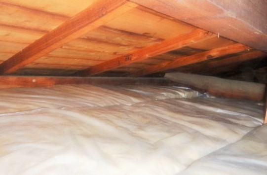 天井が断熱され、暑さや寒さを防げられ快適に過ごせます。